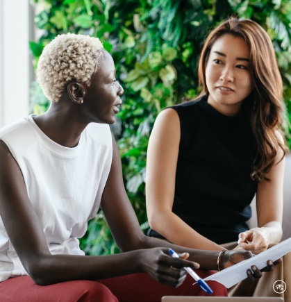 A mentor and mentee in conversation